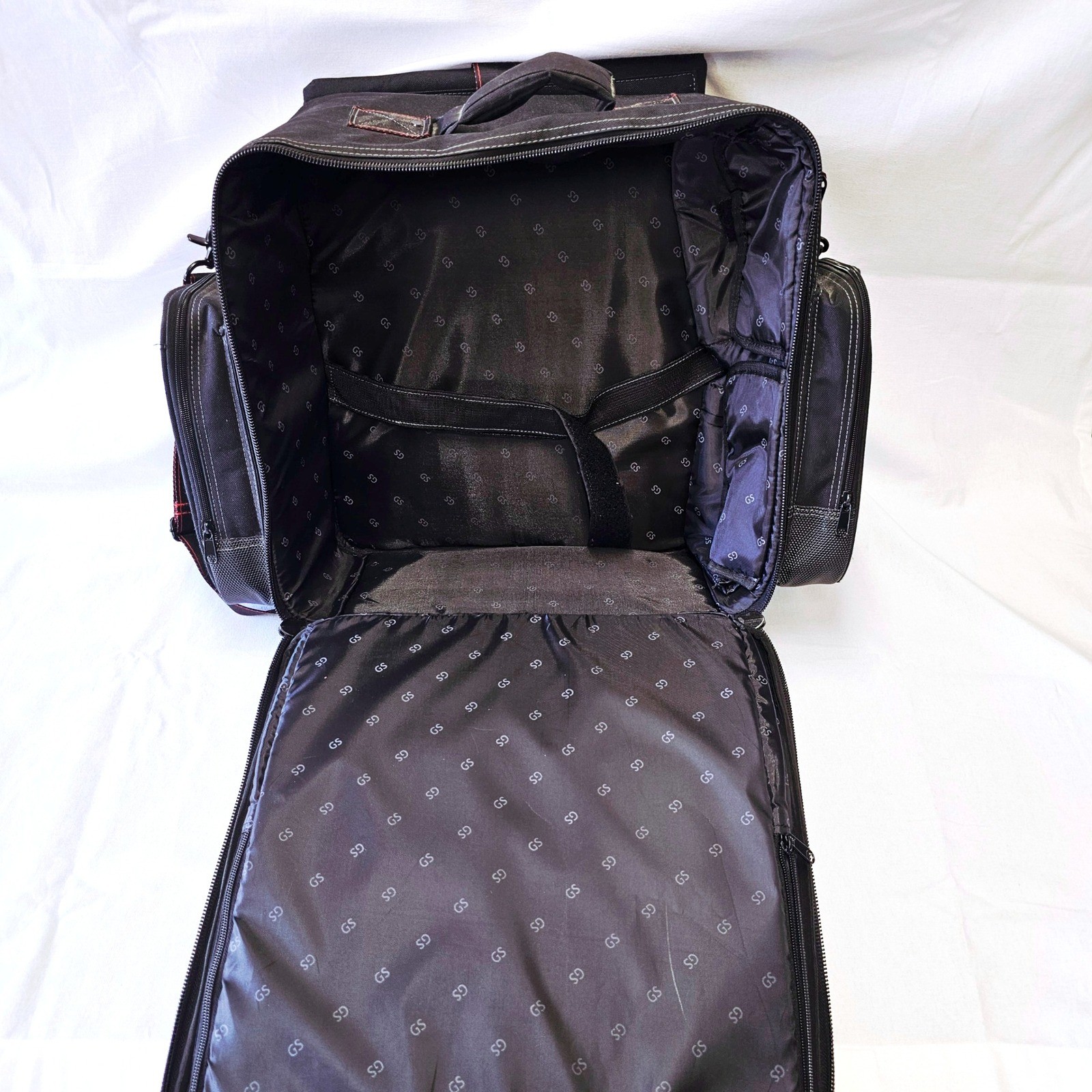 Gigskinz Backpack Unisex OS Black Red DJ Mixer Gear Case Damaged Zipper Pull Bag