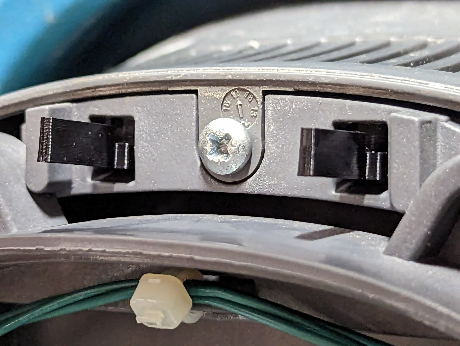 Tennant T500 T500E T600E Bezel Hinge Repair Kit 9022175 9022174 9014135