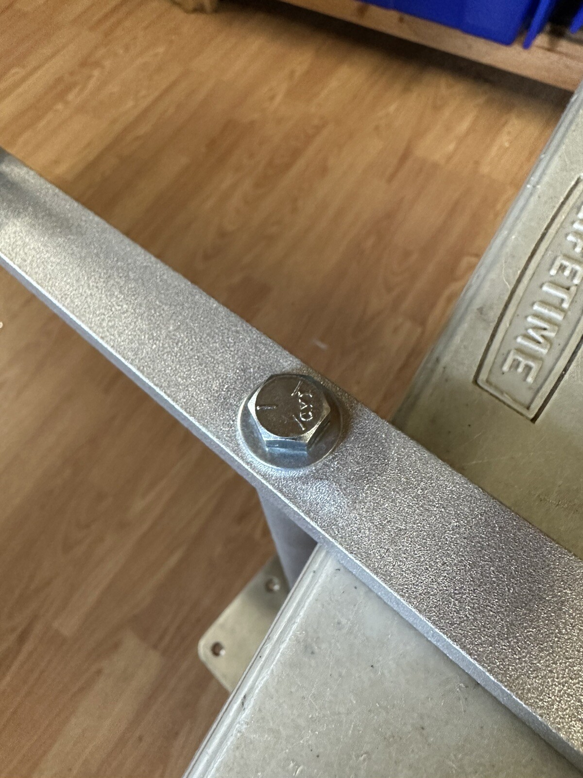 New Item. 24 Inch T Bar With 20 Inch Post And 4 Dual Angle Holders. 3/4 Threads