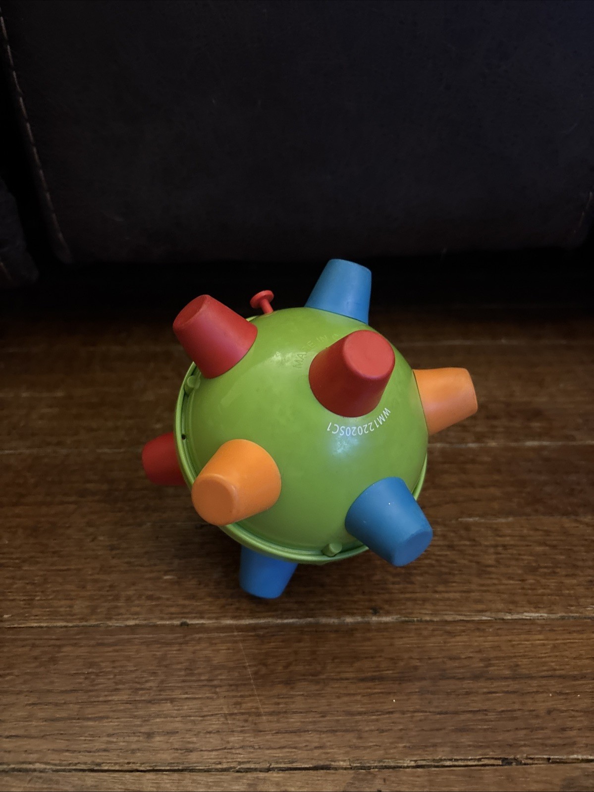 Spark Mini Bumble Ball Vibrating Bouncing Ball Kids 90s Toy Rumble Ball Green