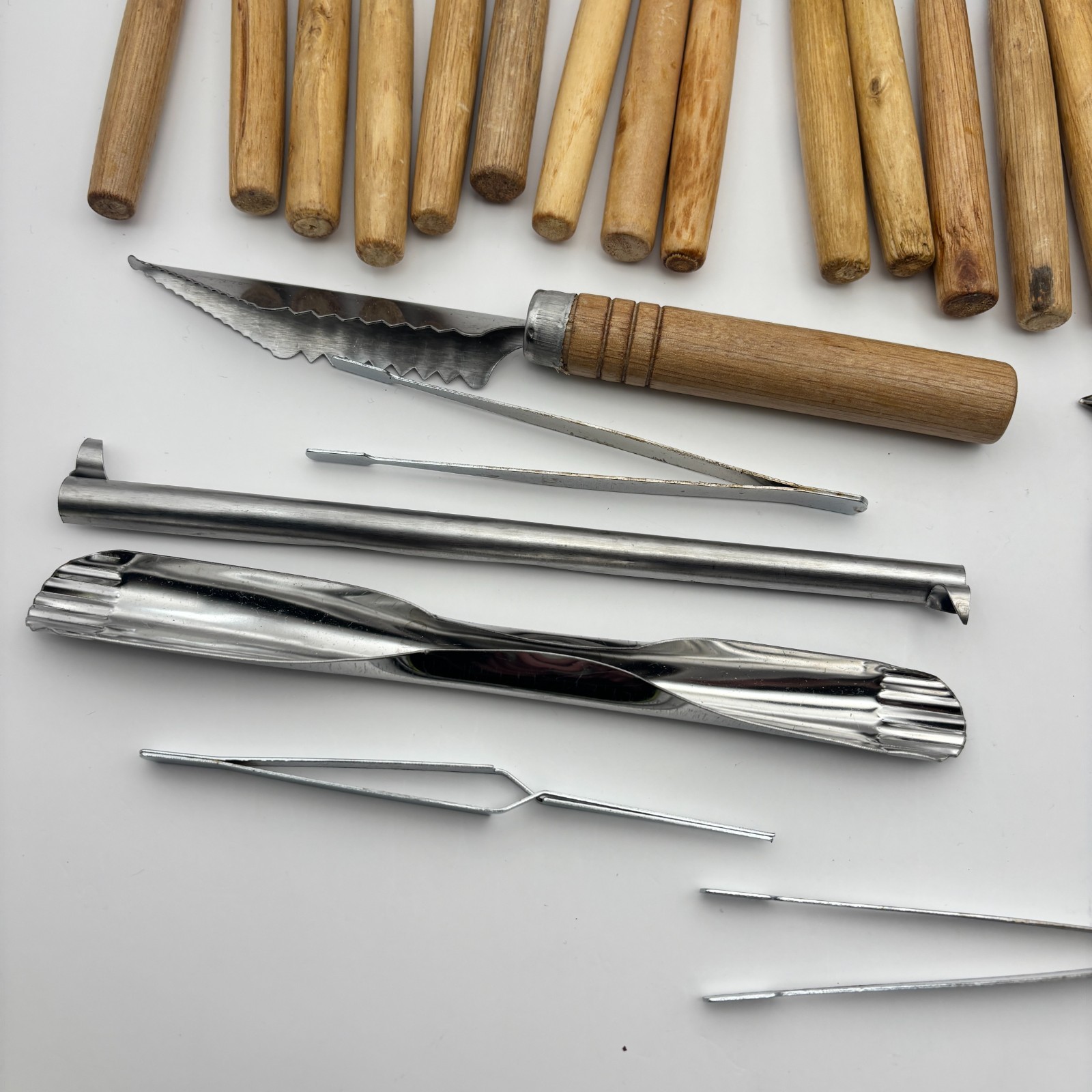 Lot of Comprehensive Wood Carving Tools 33pcs - Chisels, Gouges, Carving Knives