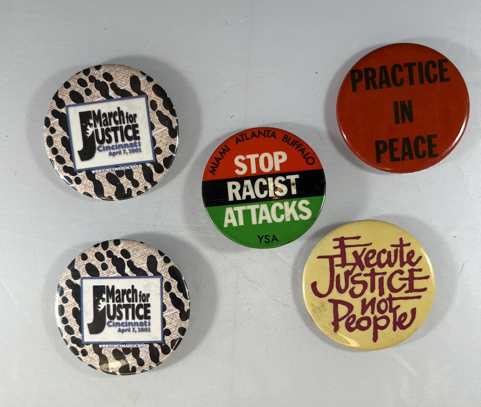 LOT OF FIVE PINBACKS BUTTONS MARCH FOR JUSTICE PEACE RACIST ATTACKS PROTEST