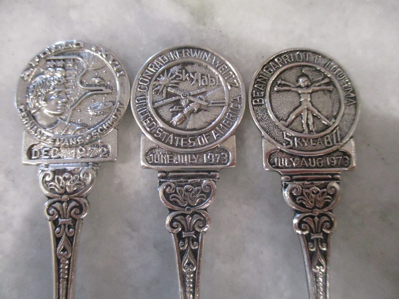 APOLLO SKYLAB MISSION SOUVENIR SPOONS SET(18) +STERLING APOLLO 11 ENAMEL-HOLLAND