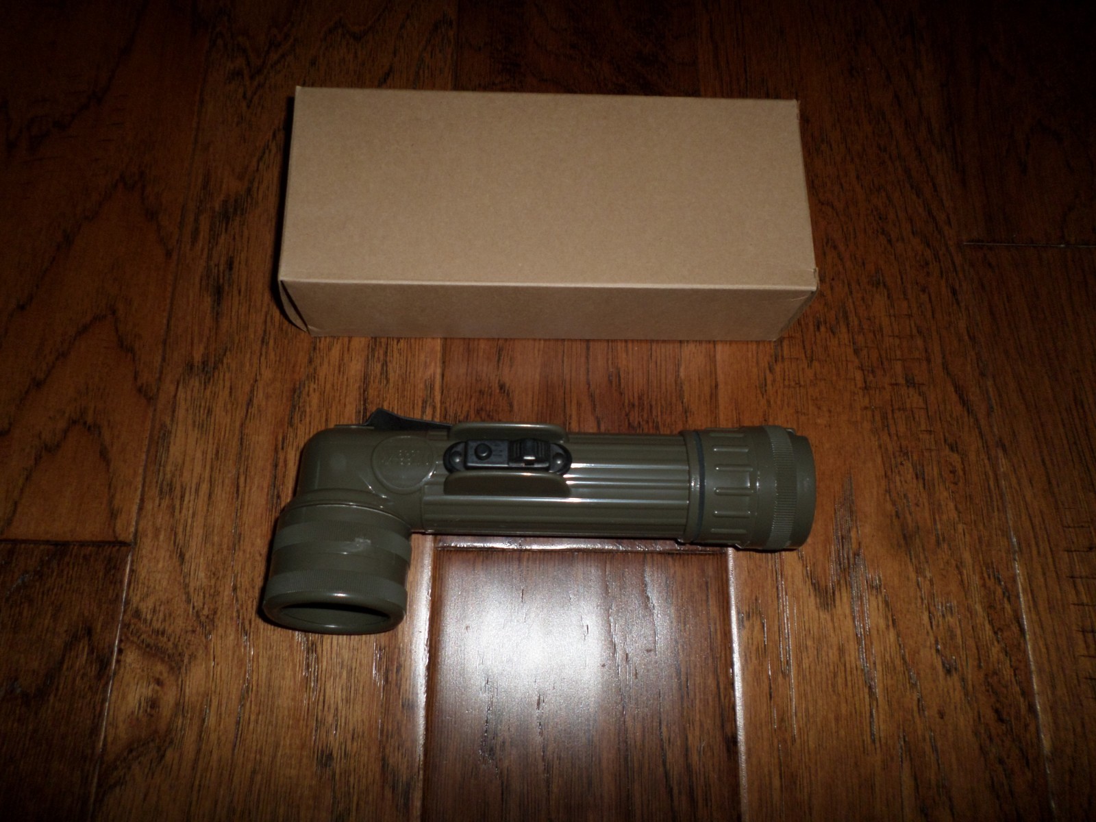 U.S MILITARY ISSUE ANGLE HEAD FLASHLIGHT FULTON MX-991/U OD GREEN U.S.A MADE NEW