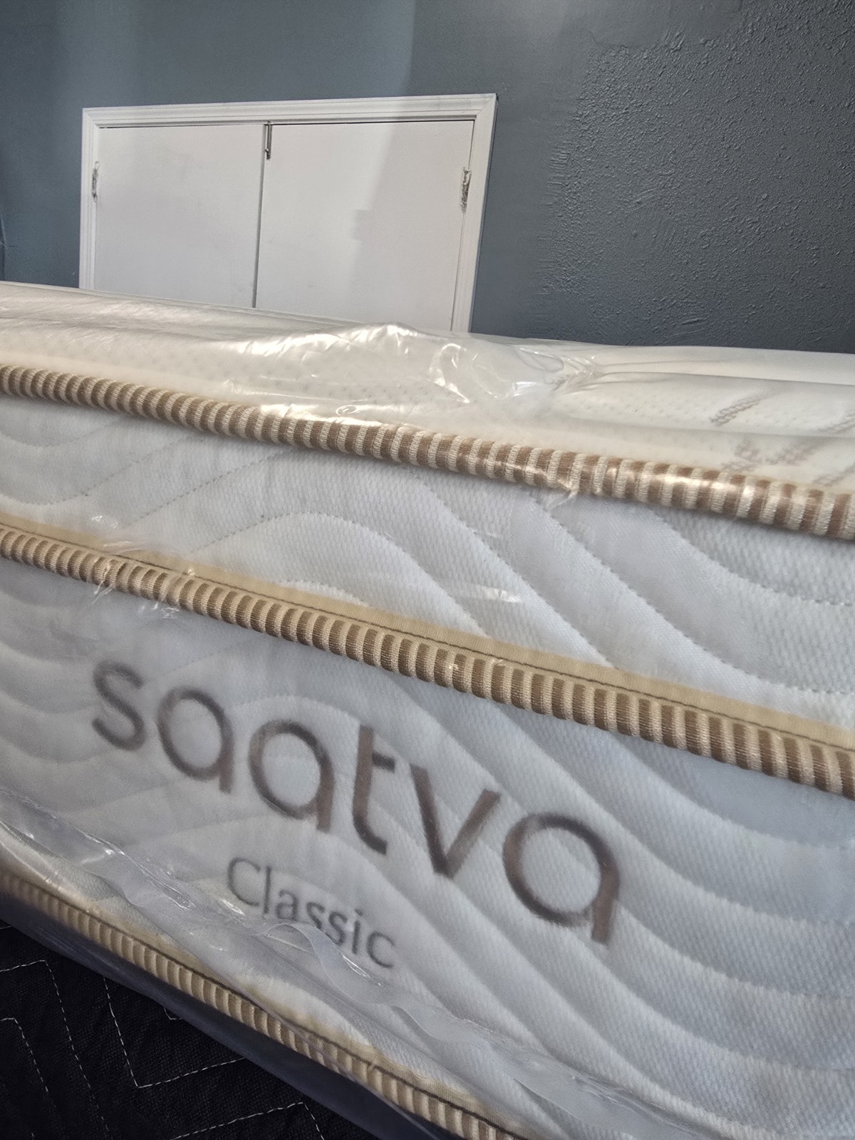 Saatva Classic 11.5 LUXURY FIRM Queen Size Mattress