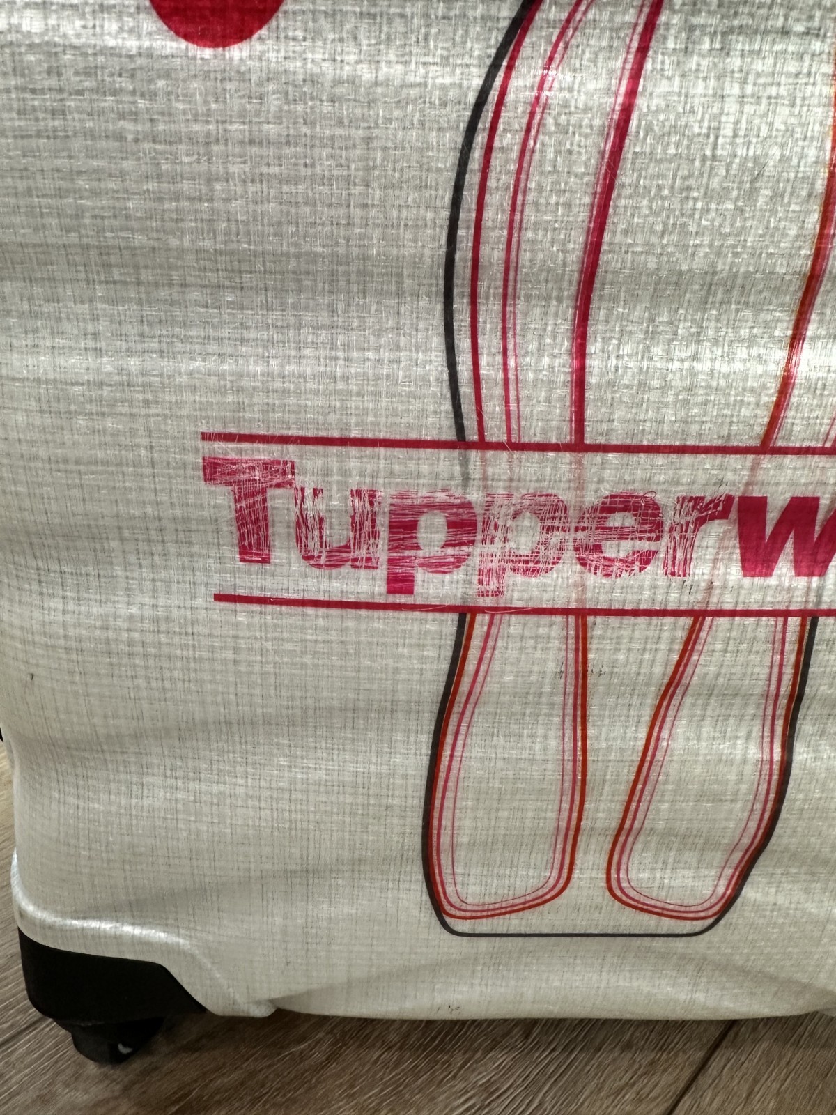 Samsonite Firelite Limited Edition for Tupperware 20” Spinner Carry-On Luggage