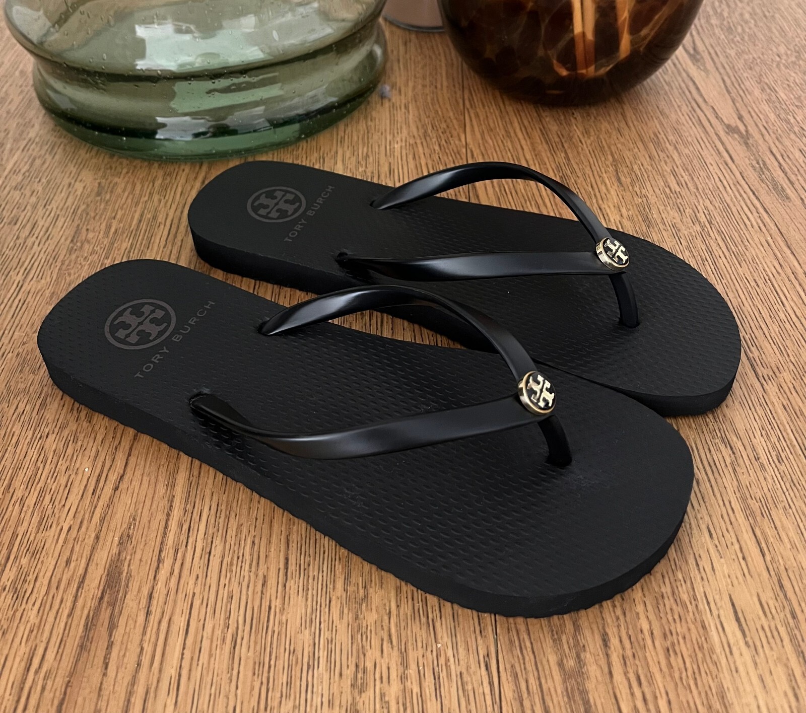 TORY BURCH Flip Flops 8 Black Flats Thin Strap Sandals