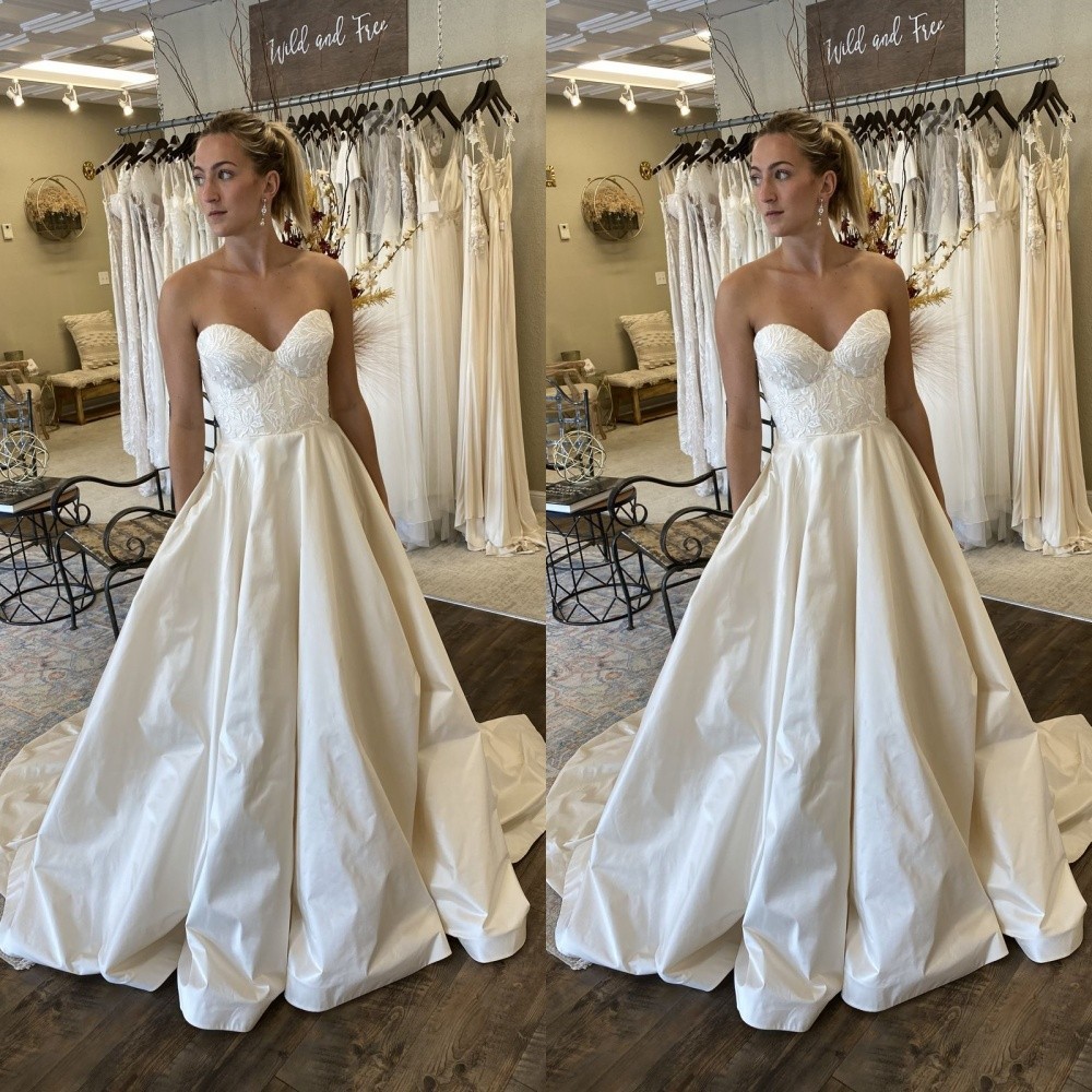 Elegant Wedding Dresses Sweetheart Satin Sweep Train Lace Bridal Gowns