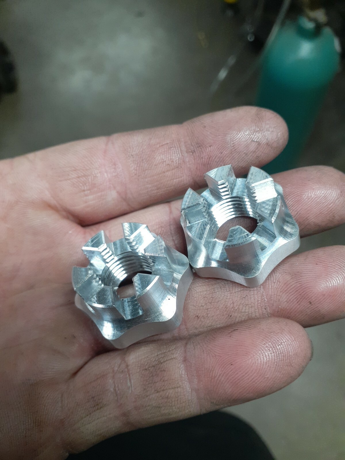 Billet Aluminum Spindle Nut. TRX450R, YFZ450, Banshee, Raptor 700, Lt500