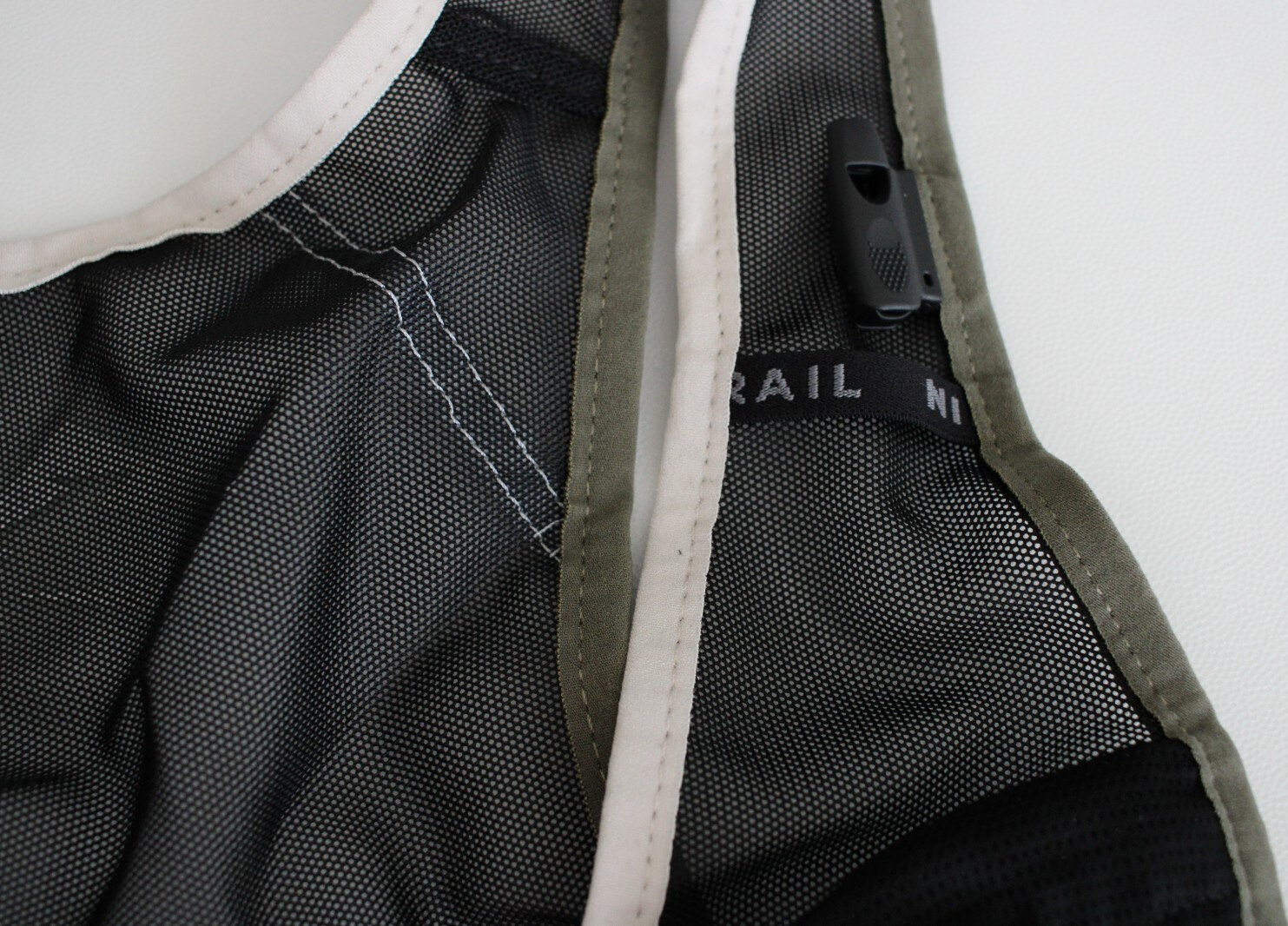 Nike Trail Vest 2.0 Women's M/L Running Black/Medium Olive/Vapor Green