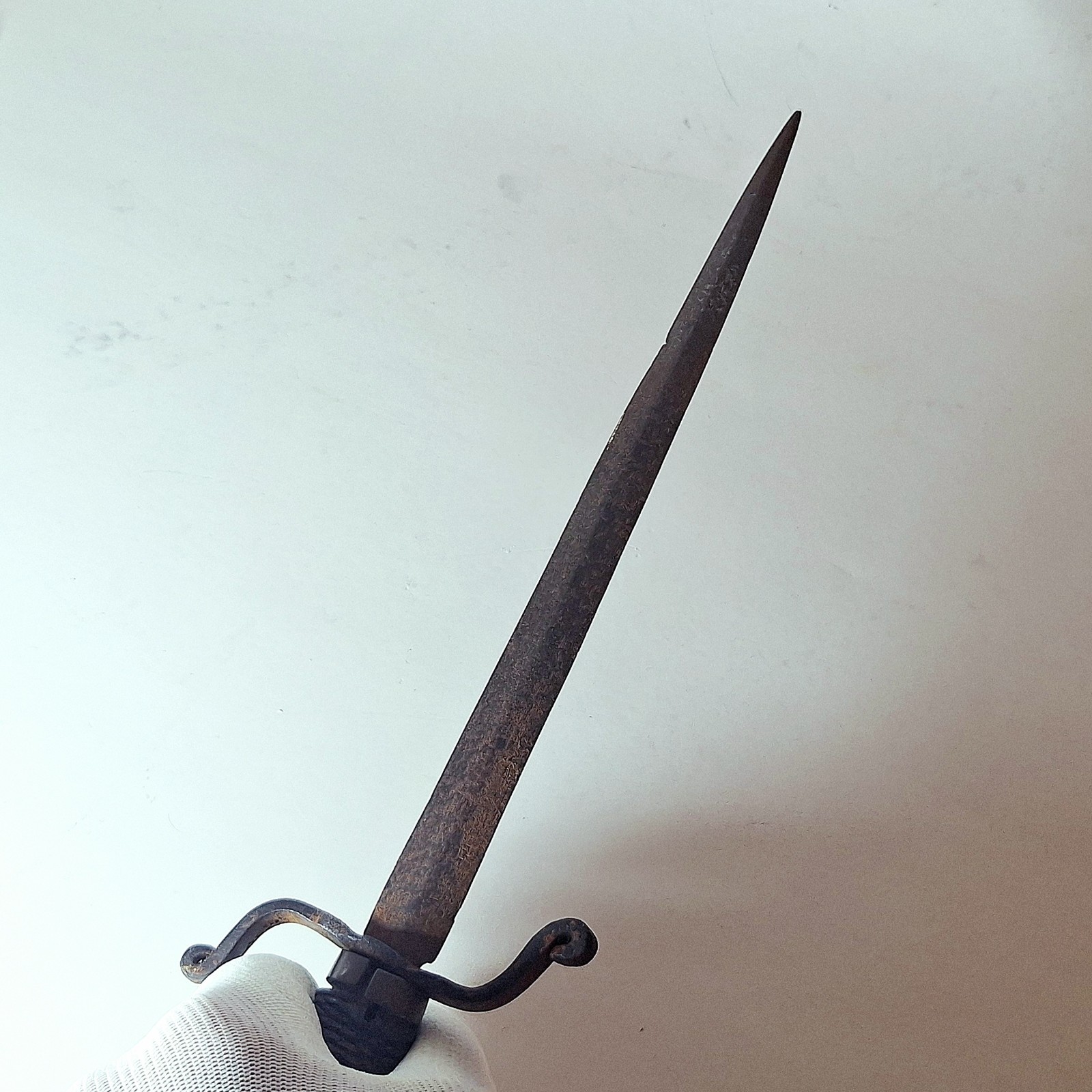 Authentic 17th-Century European Renaissance Left-Handed Dagger – All Original -