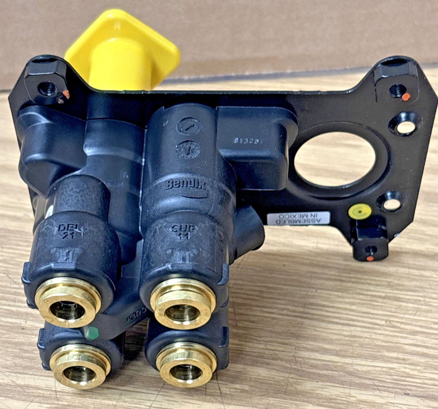 *NEW* OEM GENUINE BENDIX PP-DC DASH AIR BRAKE CONTROL VALVE ~ p/n - 800147BXW