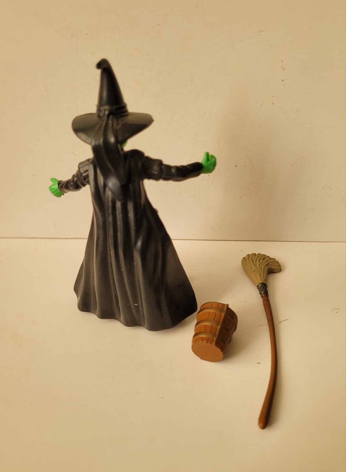 WIZARD of OZ WICKED WITCH of WEST Trevco PVC Figure Turner Presents 1998