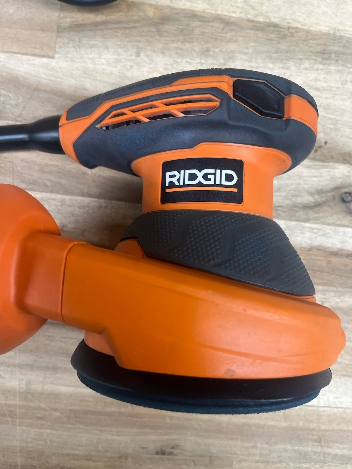 LOT OF 2 RIDGID 5in 120V Random Orbit Sander (R2601) C29