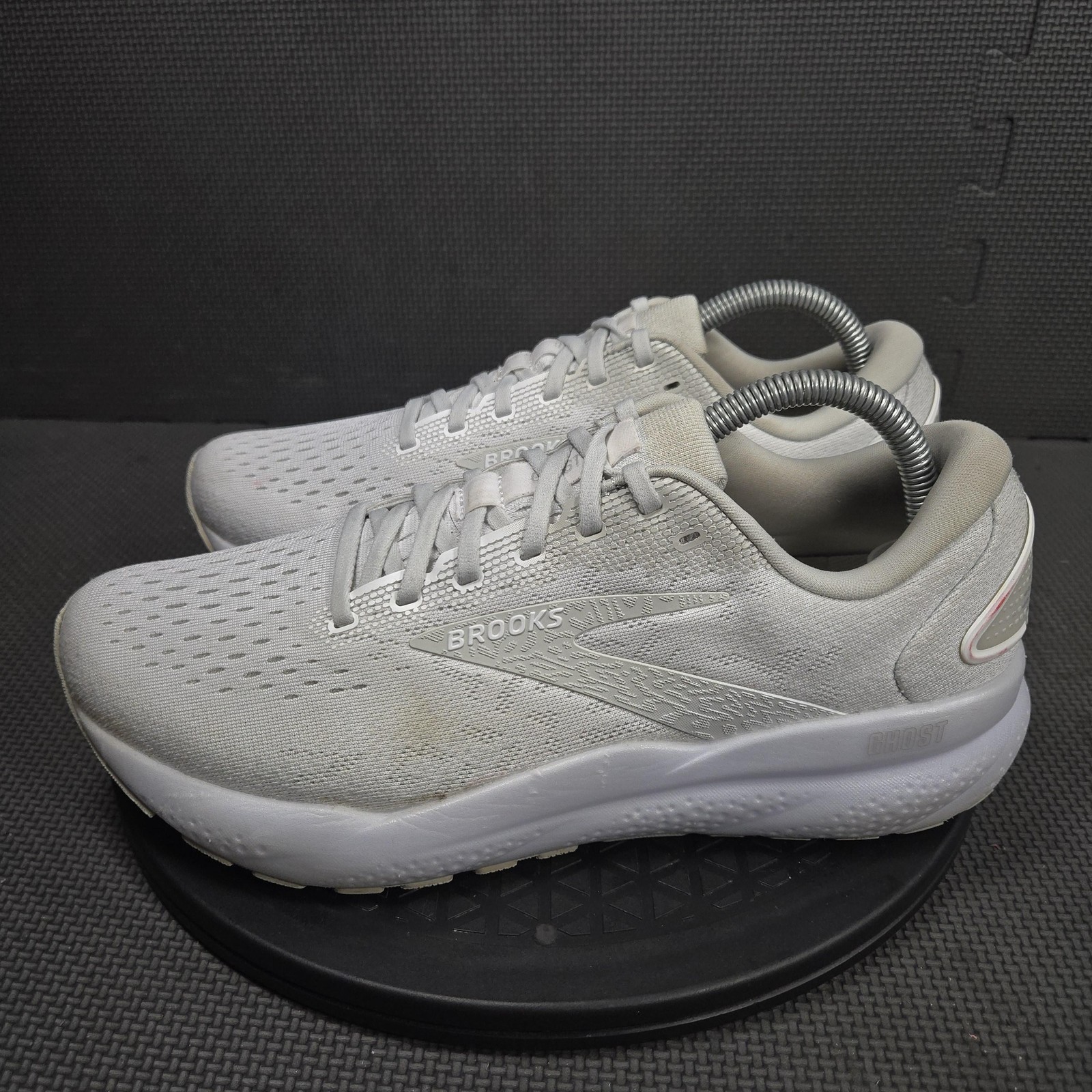 Brooks Ghost 15 Shoes Womens Size 10 Gray White Running DNA LOFT v2 Road Cushion