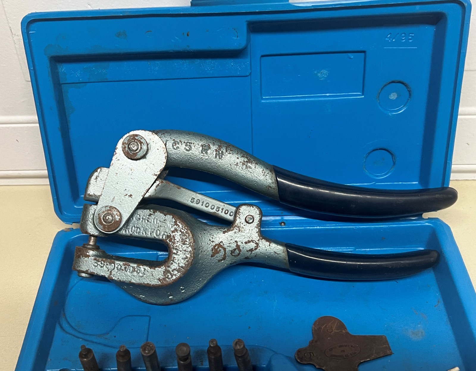 Vintage Roper Whitney No. 5 Jr. 7-Piece Die Hand Punch Set Complete in Case USA