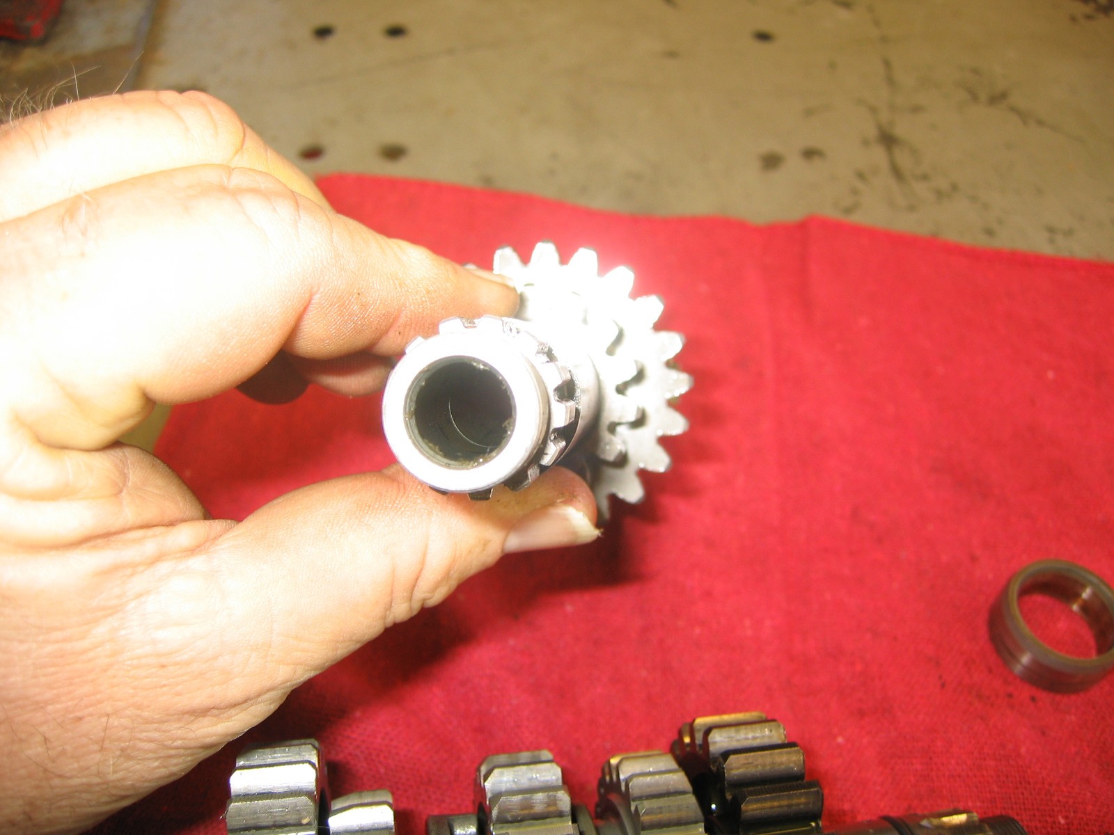 03-25 2004 YAMAHA YZ250 2-STROKE OEM LOW HOUR TRANSMISSION SHAFTS & ALL GEARS