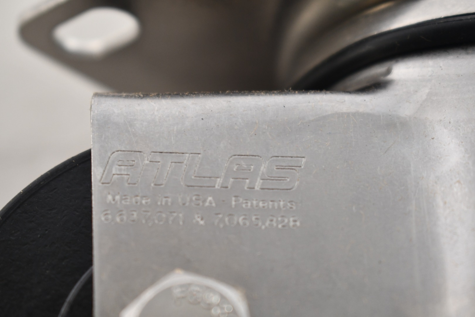 NEW Atlas Pat 6,637,071 7,065,828 500 SERIES LEVELING SWIVEL CASTER 2-1/2'' Whee