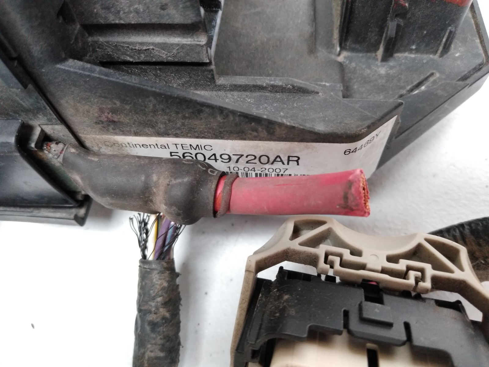 56049720AR Chrysler 2008 2009 Town & Country Fuse Box Engine Bay TIPM OEM J8