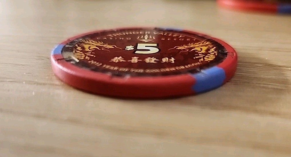 $5.00 CASINO CHIP "THUNDER VALLEY 2012 YEAR OF THE dragon LINCOLN, CALIFORNIA