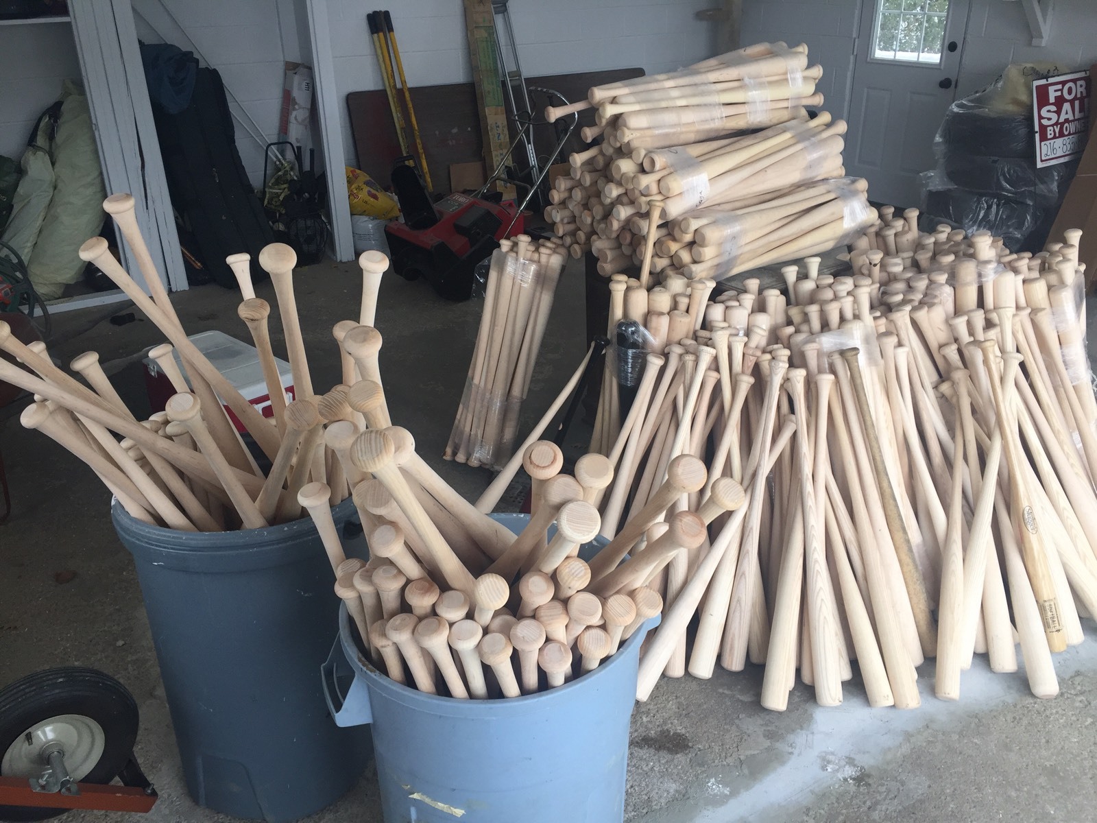 20 Pack - 31”-34” CRAFT QUALITY Wood Blem Baseball Bats (FREE SHIPPING!)