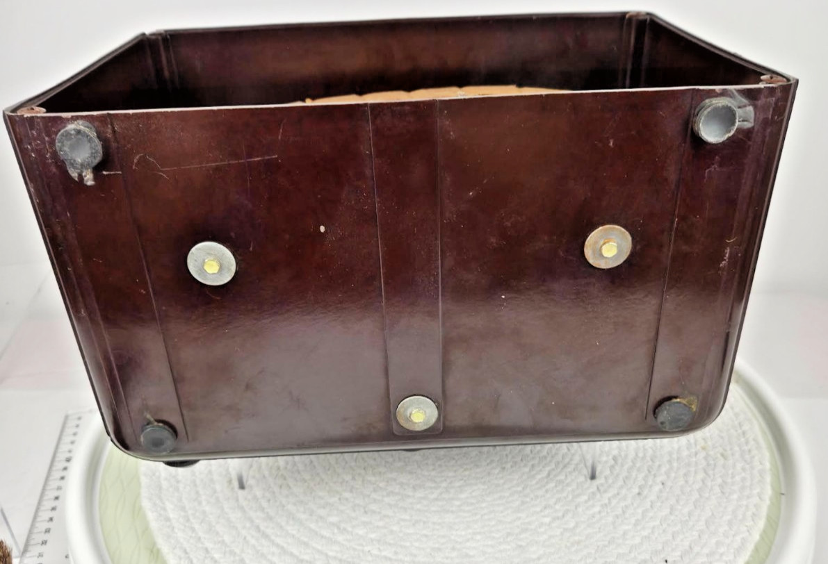 Vintage Emerson Model 330 Bakelite Tube Radio 1939 Art Deco AM Untested