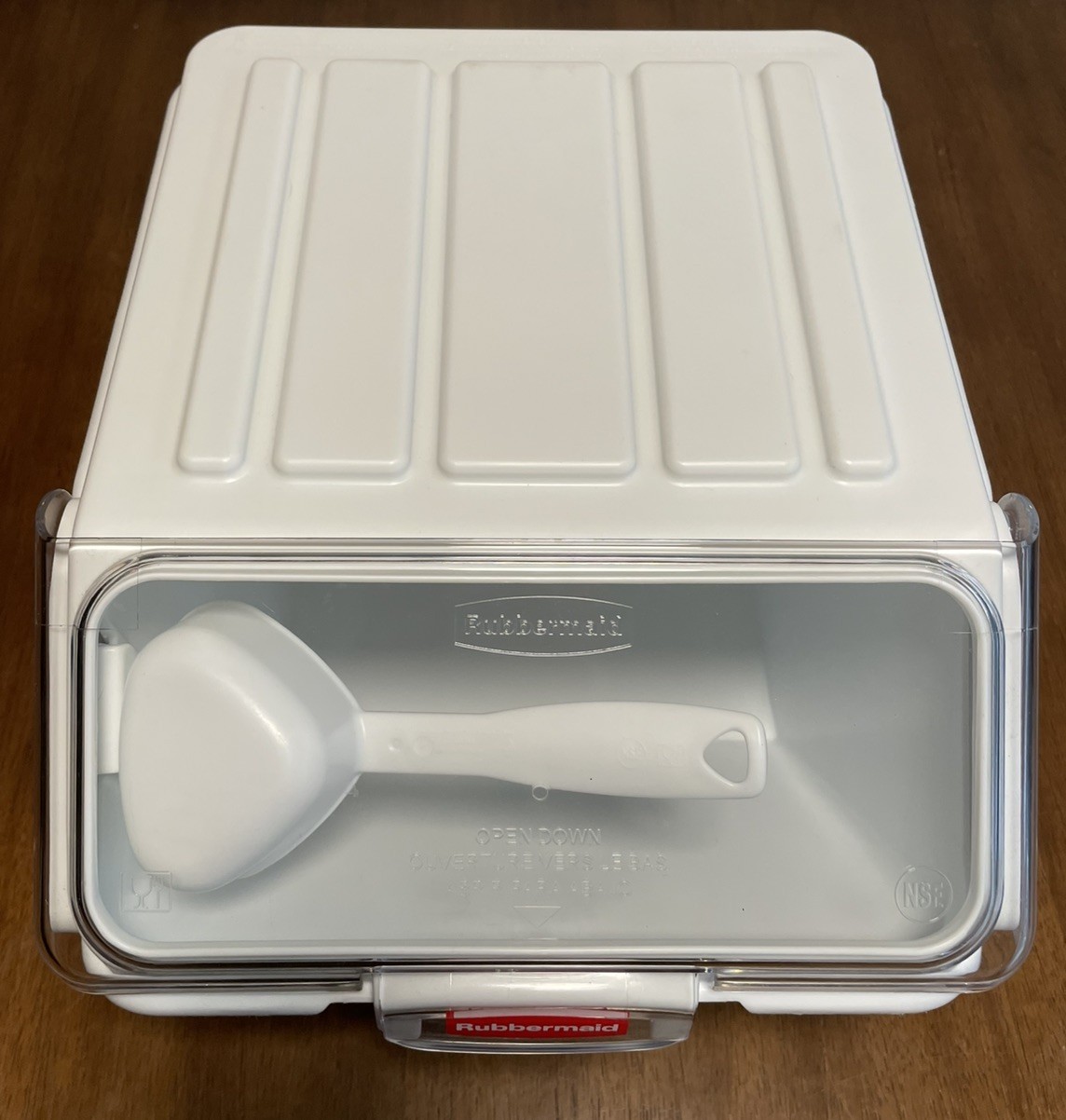 Rubbermaid 2.6 Gallon Small Shelf Ingredient Bin with 1/2 Cup Measuring Scoop