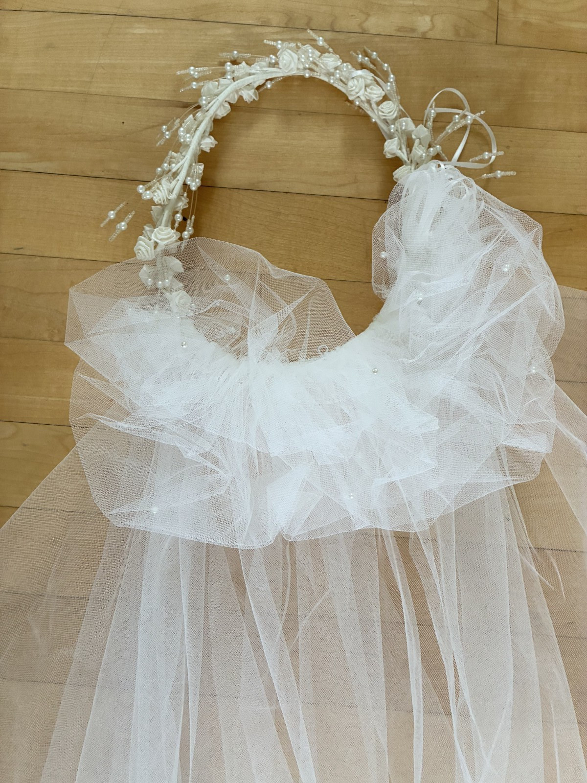 Vintage 1980s White Faux Pearls Roses Beaded Multi-Tier White Bridal Veil 39"
