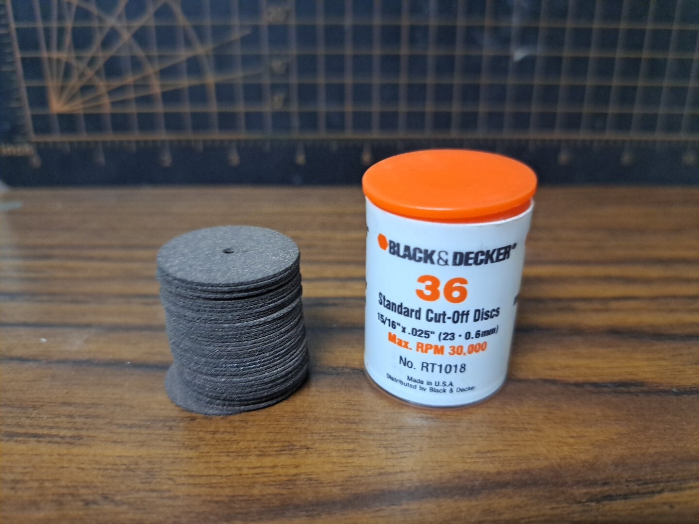 Black&Deck 15/16" x .025" x 1/16" Cut Off Wheel, use w/Dremel, 1 Tube of 36Discs