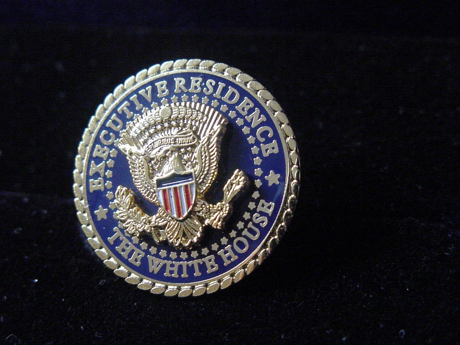 Presidential Official Issued White House Executive Residence Lapel Pin