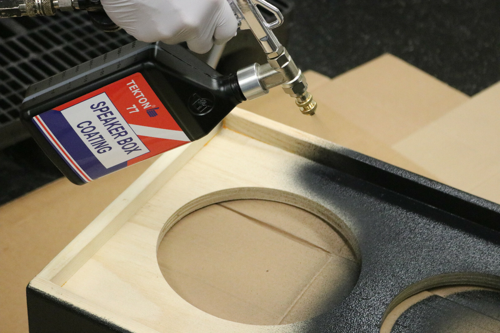 Speaker Box Coating Paint Water Based Roll-On Application Fast Drying