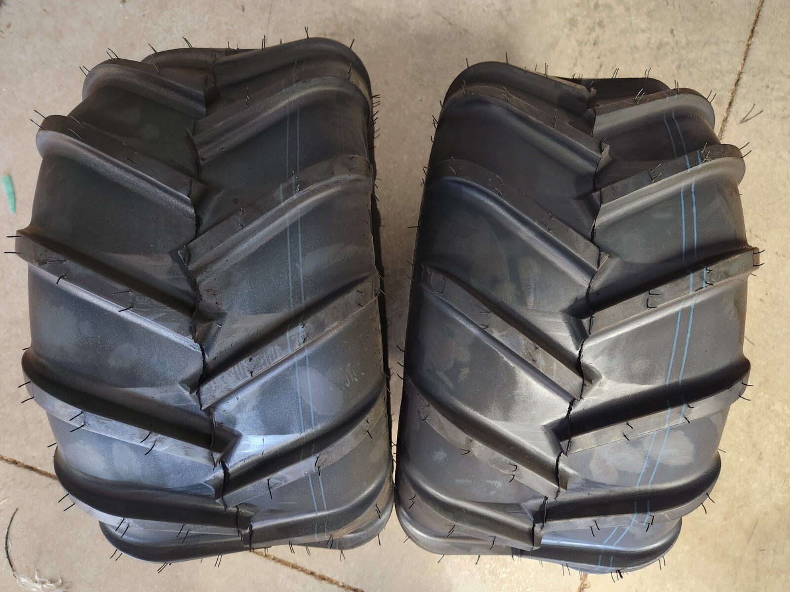 2 - 22x11.00-10 4P Kenda K472 Shevron Lugs 22X11-10  1110-4STBR-I Chevron