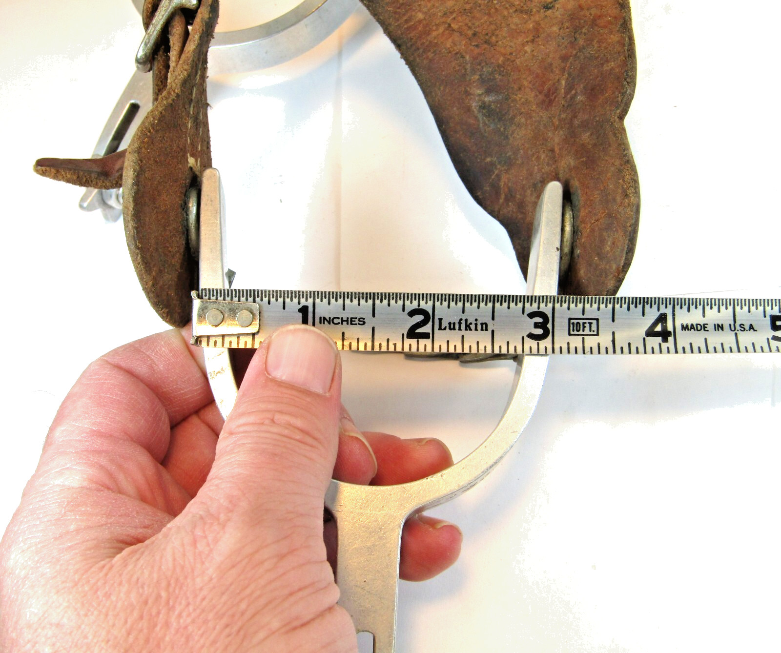 PAIR OF UNMARKED ENGRAVED ALUMINUM AIRPLANE METAL RIDING SPURS W/ STRAPS