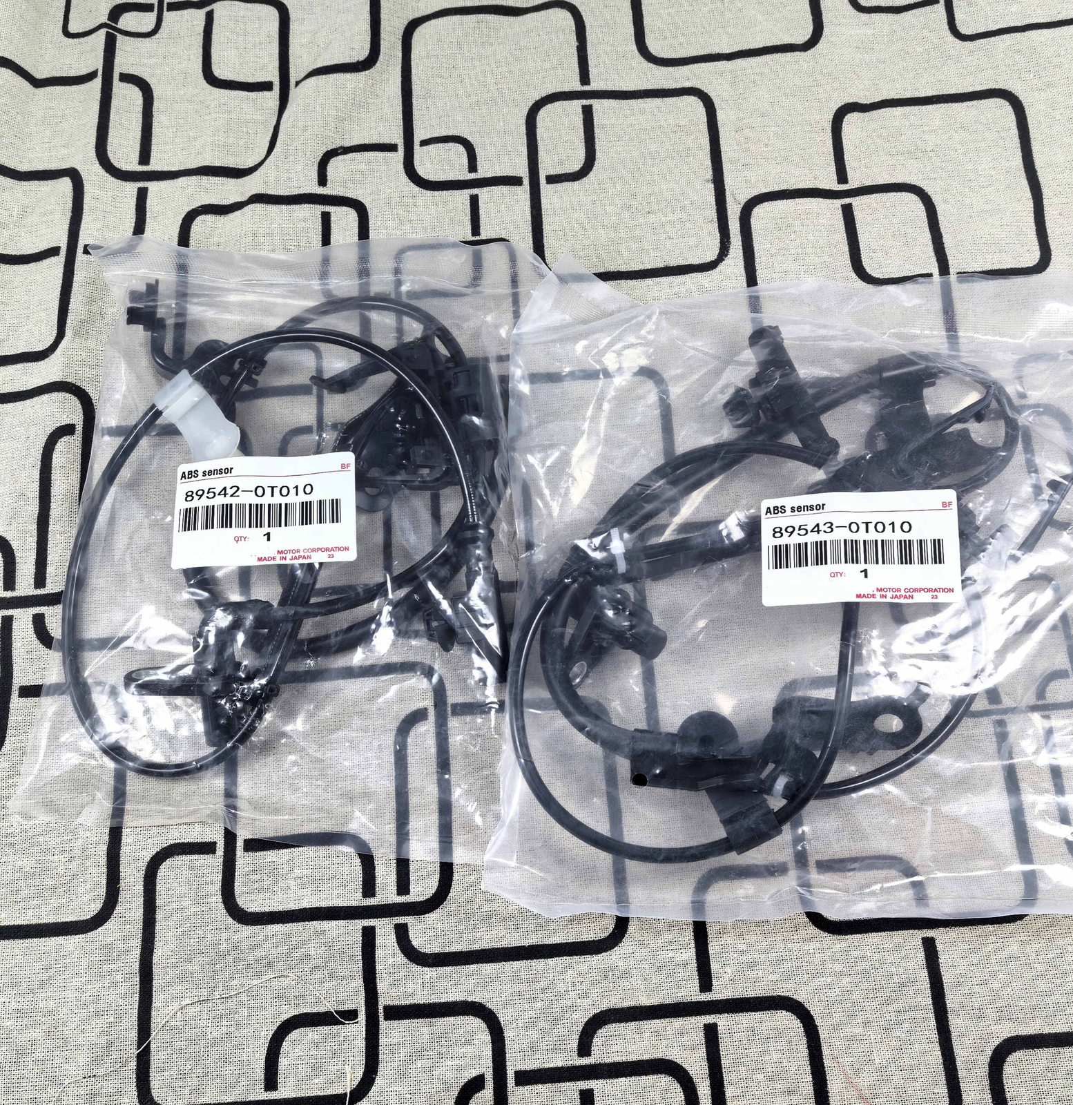 OEM 2PCS Front Left Right ABS Wheel Speed Sensor Fits for Toyota Venza 2009-2015