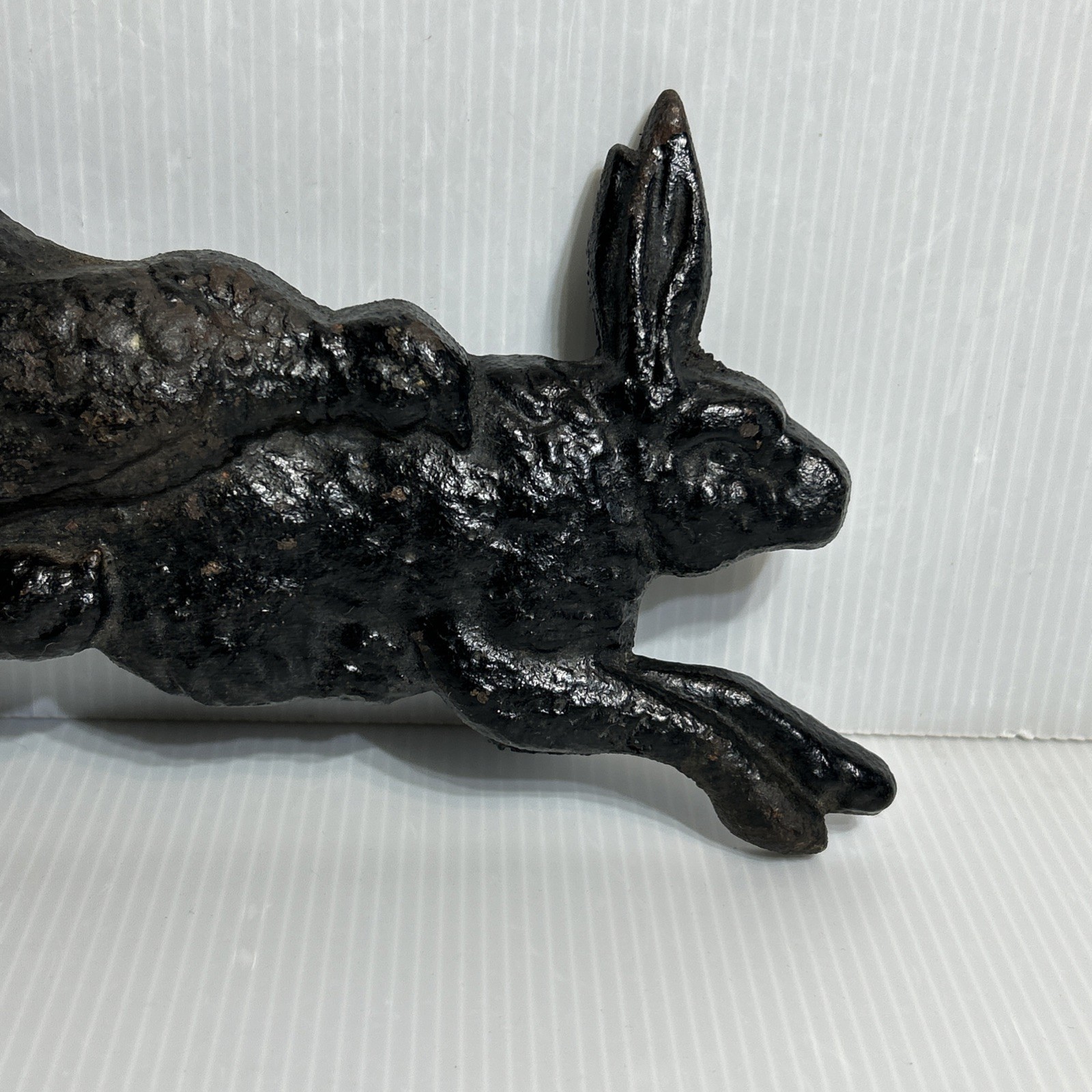 Cast Iron Hunting Bunny Rabbit Attack By Birds Rustic Antique 13” 1.9lb