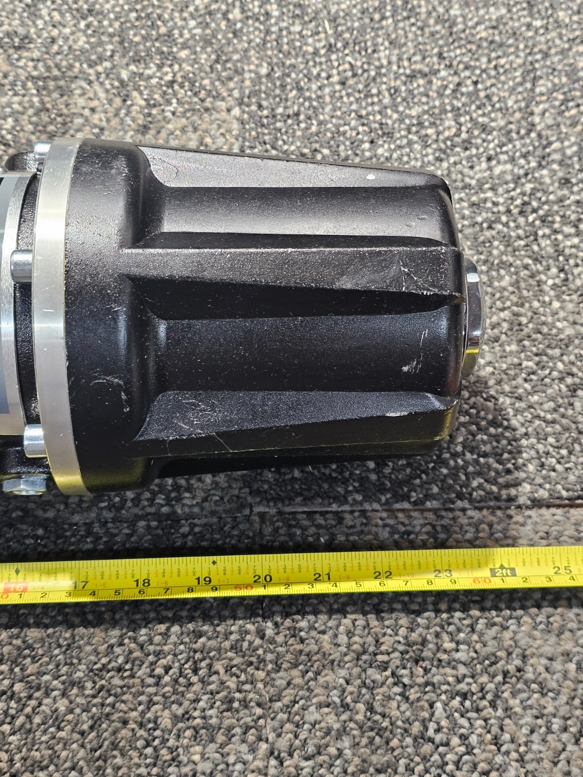 Roughneck Heavy-Duty Air-Operated Oil Pump, 10.6 GPM, 5:1 Pressure Ratio