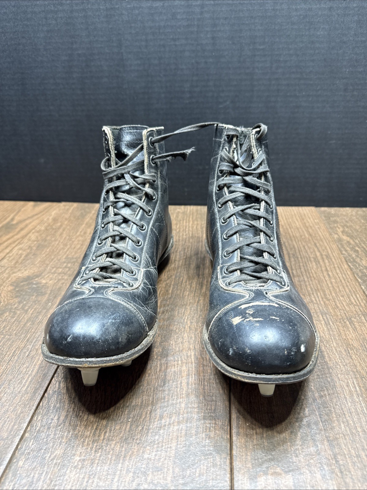 Vintage SPALDING LEATHER 1940s  D Spot Bilt Black Football Shoes leather Cleats