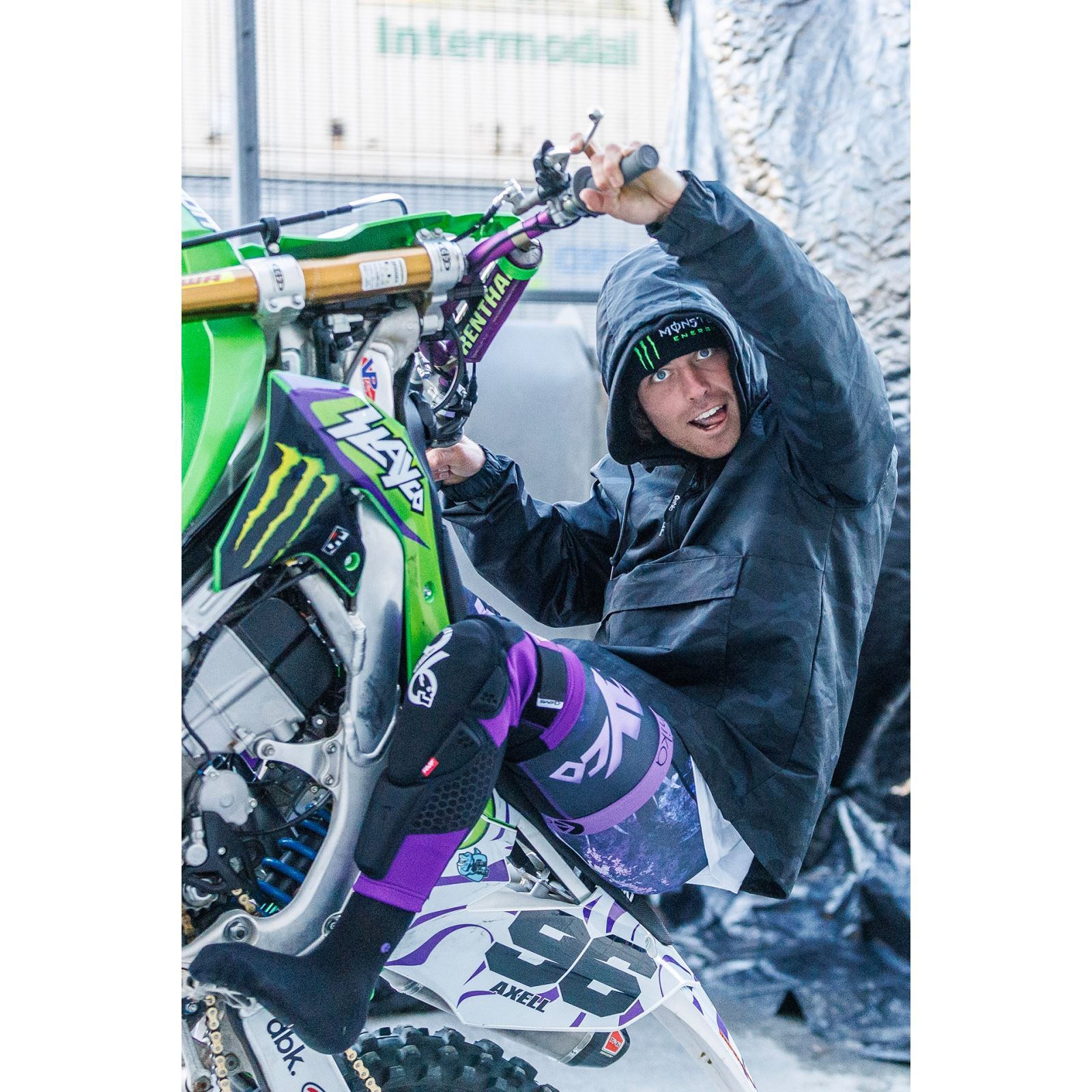 EVS Sports SLAYCO96 Knee Pad - Small/Medium SLAY96K-S/M