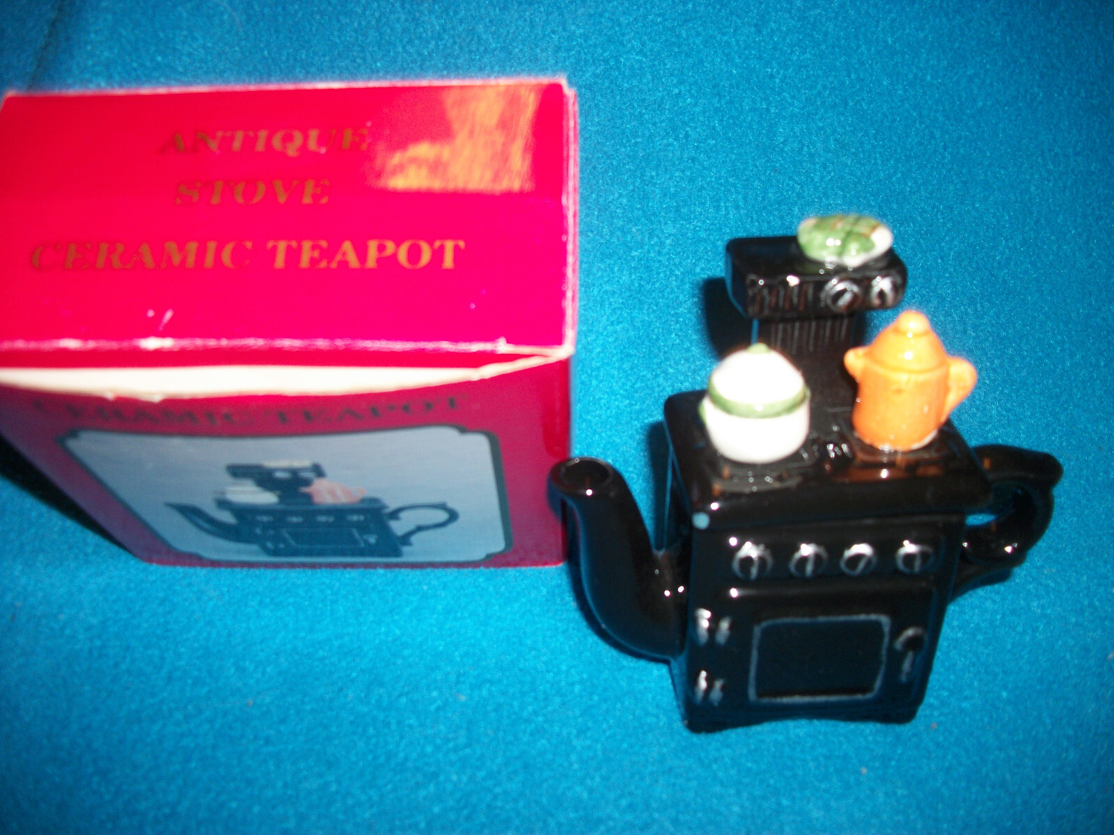 Lot of 2 VintageWorld Bazaar Mini Teapot Stove & Sink NIB