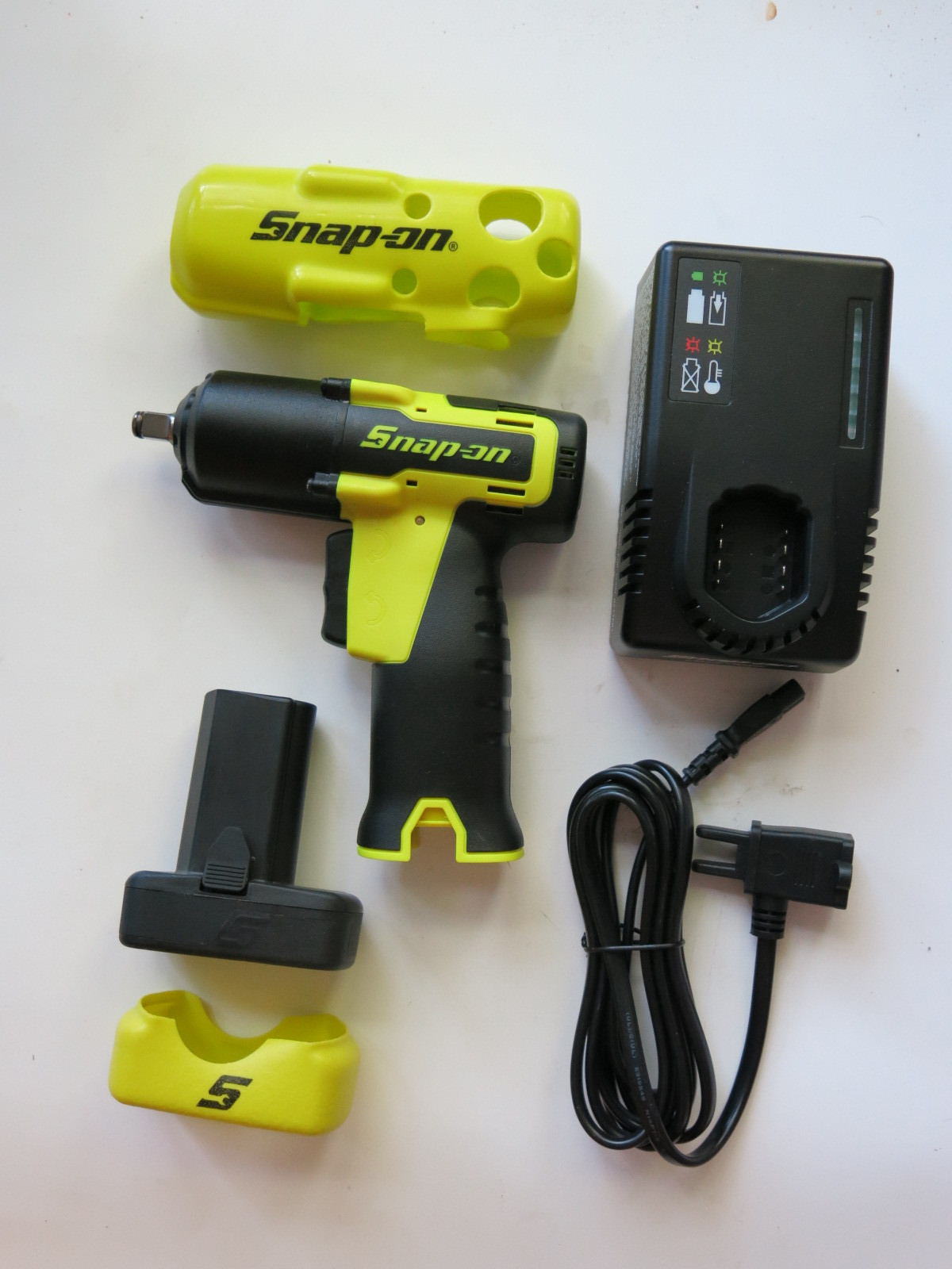 Snap-On CT761 Hi-Viz Impact Wrench 3/8" 14.4v Cordless Battery Charger Boots Set
