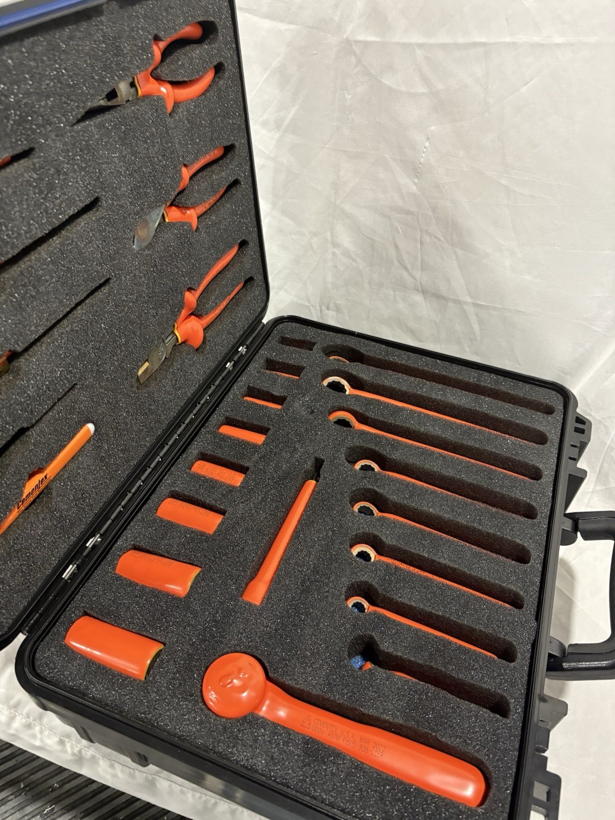 CEMENTEX DELUXE 27 PC METRIC INSULATED 1000 WATT HIGH VOLTAGE TOOL SET