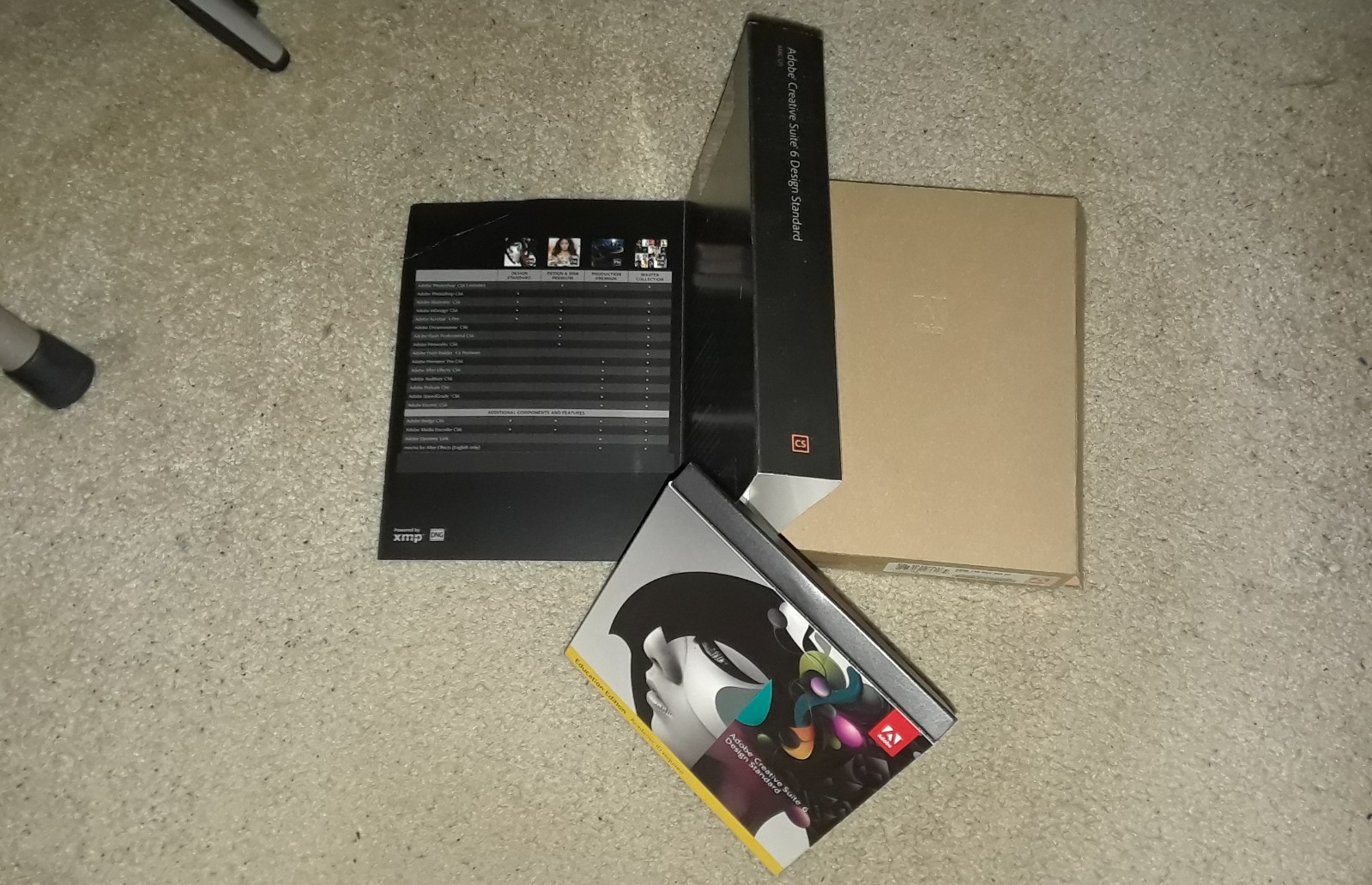 ADOBE CREATIVE SUITE 6 Design Student & Teacher Edition w/ S# MAC (PS, AI + InD)