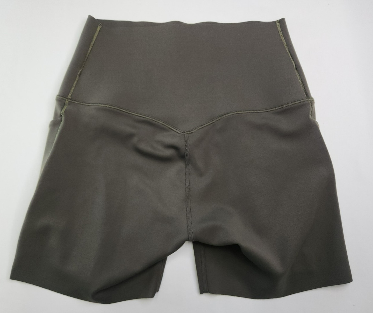 Nike Universa Womens Olive Gree High Rise Medium Support 5" Biker Shorts Size S