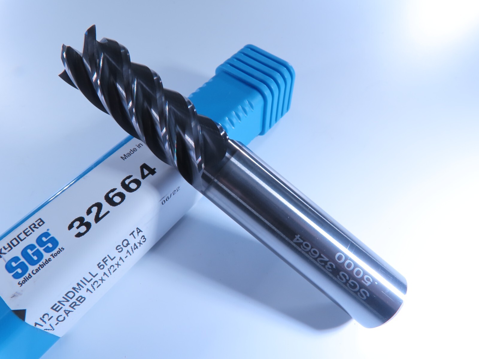 NEW KYOCERA SGS 32664 V-CARB SOLID CARBIDE 1/2" END MILL 5 FLUTE MILLING TOOL