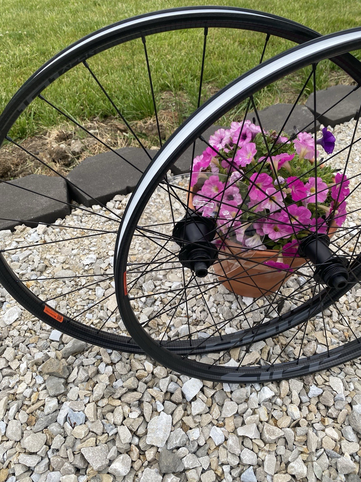 Zipp 101 XPLR Carbon Gravel Wheel Set 100x12 12x142 Sram Xdr 700c Disc Hookless