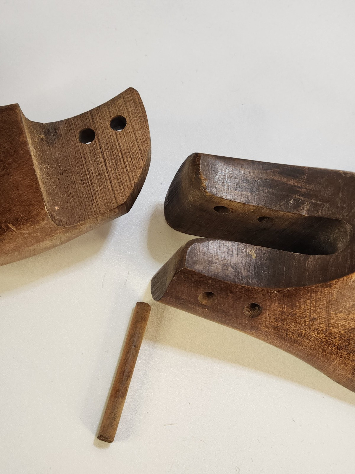 VTG Wood Shoe Cobbler Form Mold Primitive Antique Folk Art Decor Hinged Knob 11"