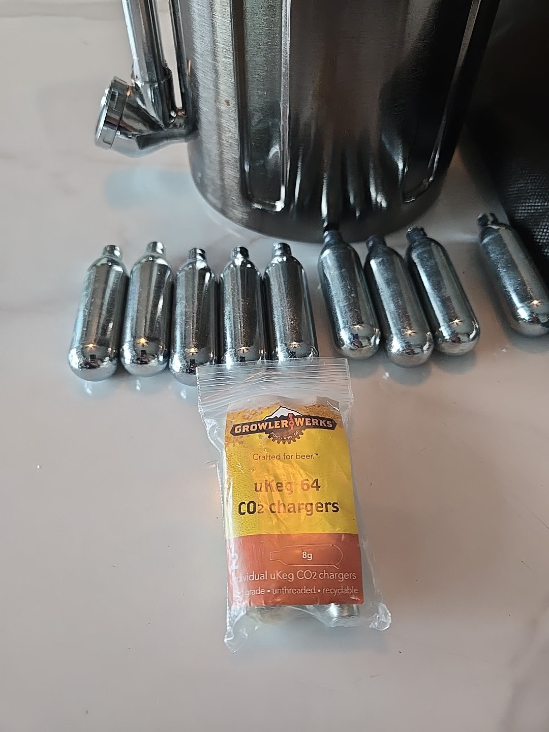 GrowlerWerks Stainless Steel 64 oz Beer Dispenser Set with Tap, CO2, Case