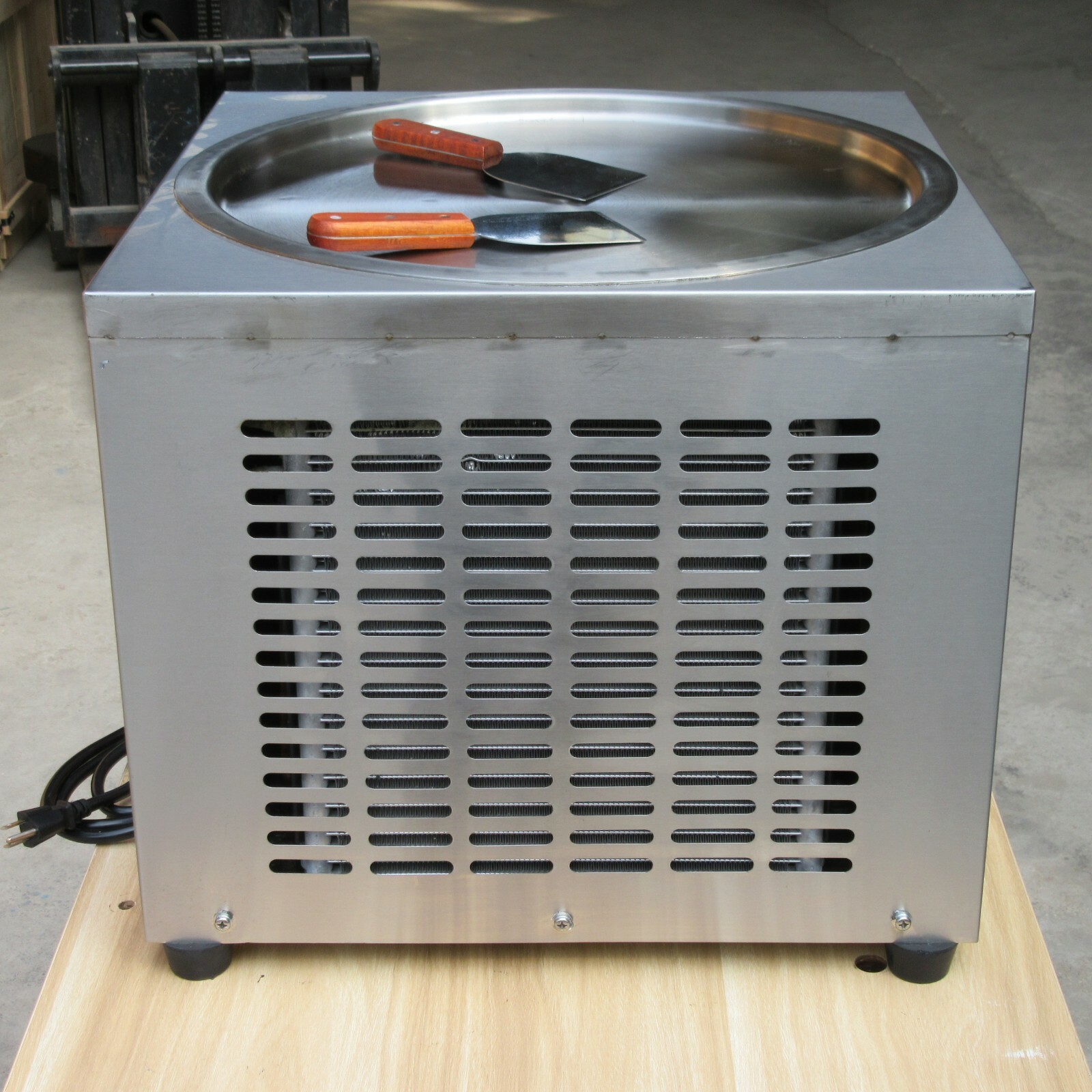 Kolice Commercial 18'' Round Pan Fried Ice Cream Roll Machine-Auto Defrost