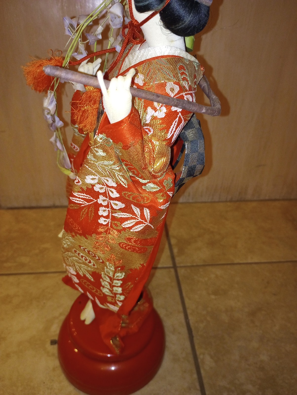Vintage Nishi & Co. Japanese Geisha Musical Rotating Base