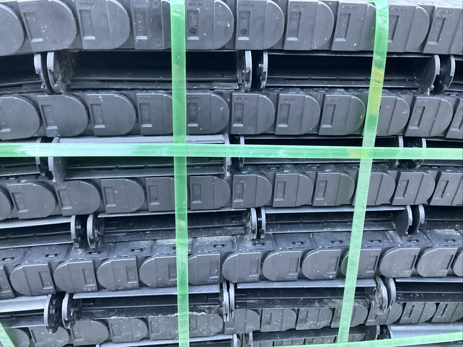 NEW IGUS R58 Series E-Chain Cable Carrier; 58-200-250-0, 200mm x 35mm